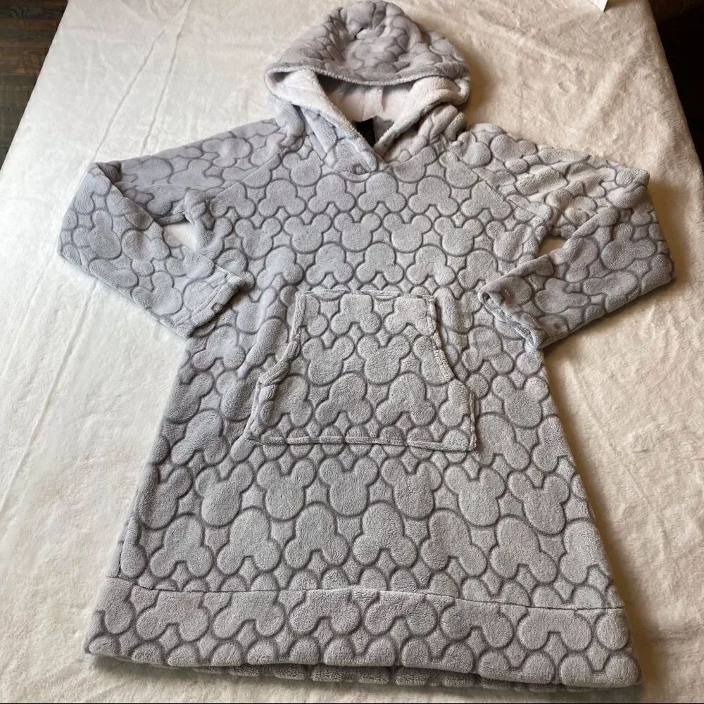 Disney Gray Faux Fur Embossed Design Hooded Night Gown Size Medium